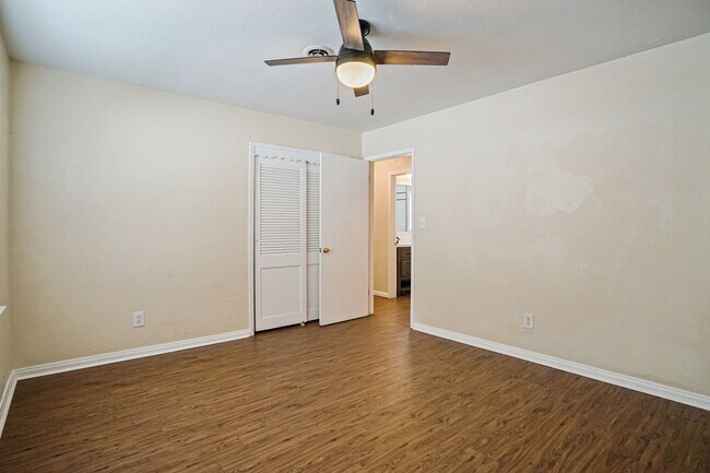 Building Photo - 4425 NW 31st St