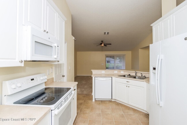 Building Photo - 5690 Cinnamon Fern Blvd