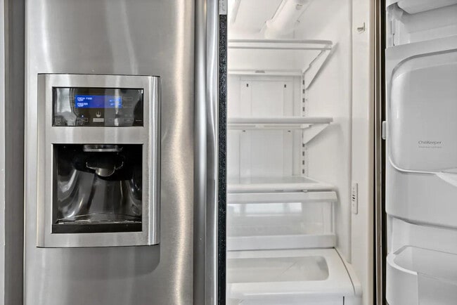 Building Photo - 1585 Anderson Rd