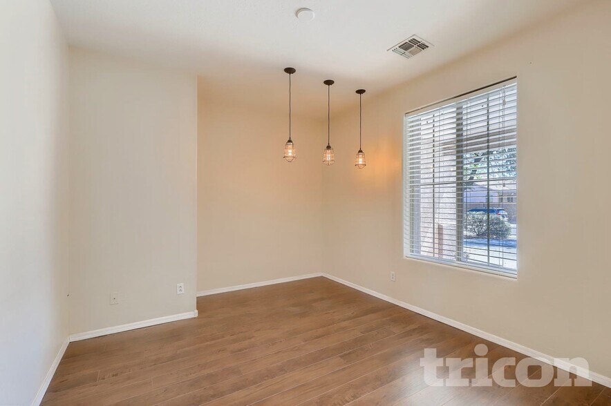 Building Photo - 6608 S 45th Ln