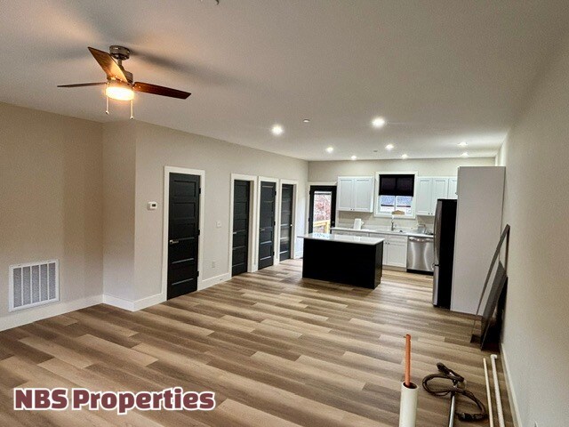 Building Photo - 112 Emerson Way