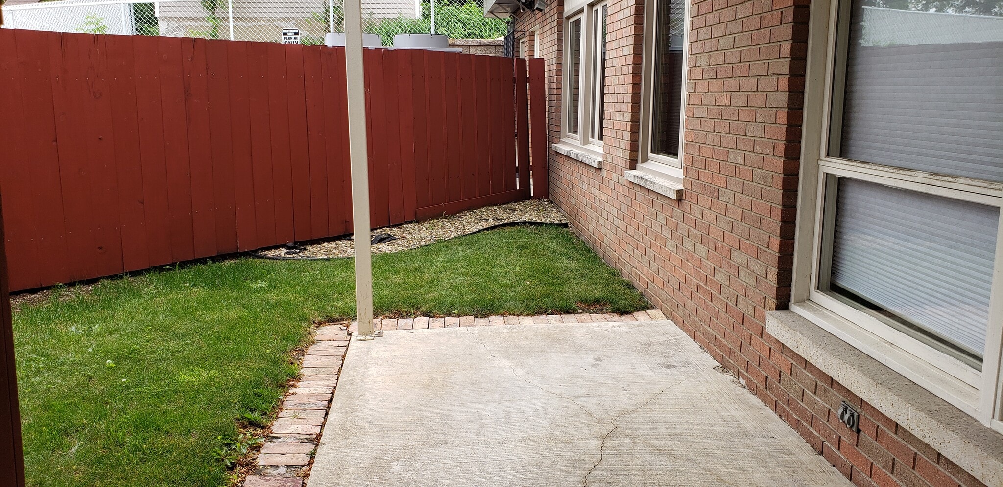 Back Private Patio - 410 6th Ave SW