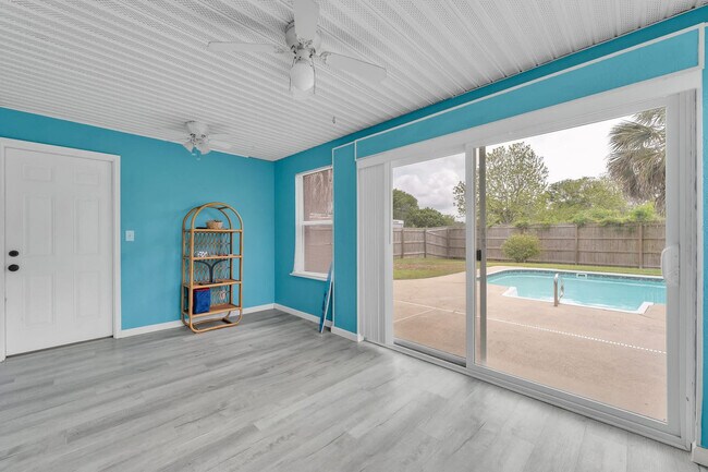 Building Photo - 4 Adkinson Dr