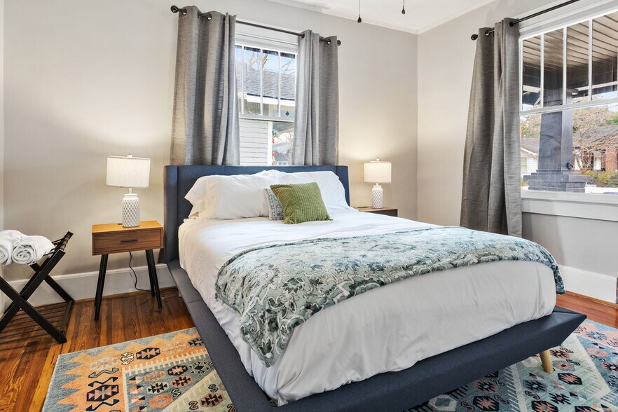 Building Photo - 2214 Wallace St