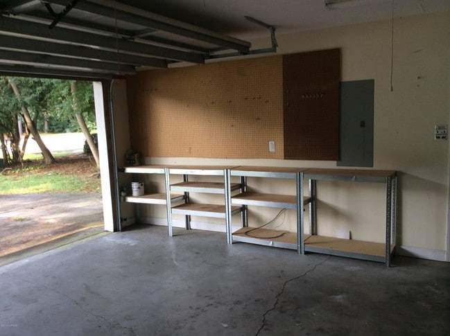 Building Photo - 114 Brody Ln