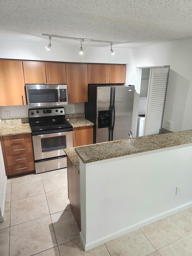 Building Photo - 1020 Crystal F Way
