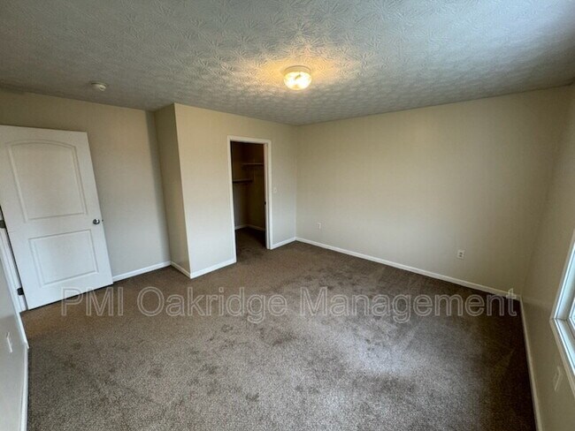 Building Photo - 121 Bruns Dr