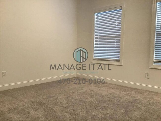 Building Photo - Elegant 3 Bedroom Townhome in a gated comm...