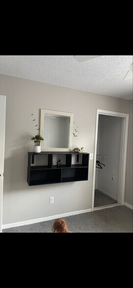 Building Photo - 3330 Laurel View Dr