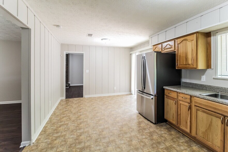 Building Photo - 2861 Panther Ct