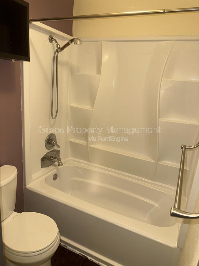 Building Photo - 3121 S Tamarac Dr