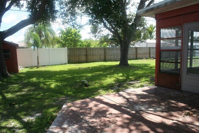Building Photo - 6341 Flamingo Dr