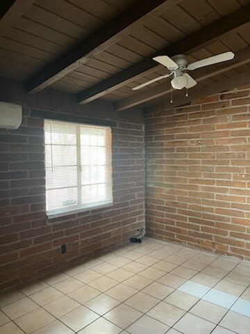 Building Photo - 2541 E Elm St
