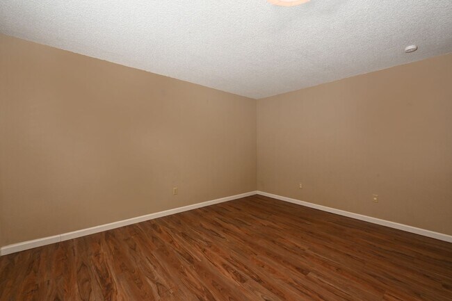 Building Photo - 3622 13th Ave W