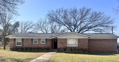 Building Photo - Newly Renovated Woodway Home