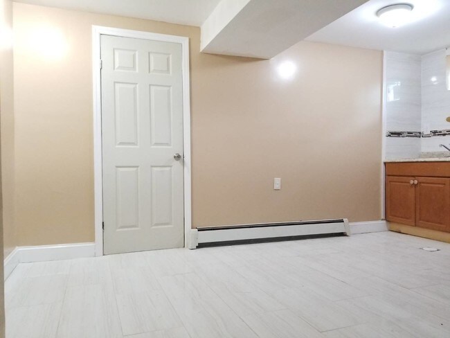 Building Photo - 176-44 130th Ave