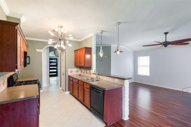 Building Photo - 25315 Sierra Woods Ln