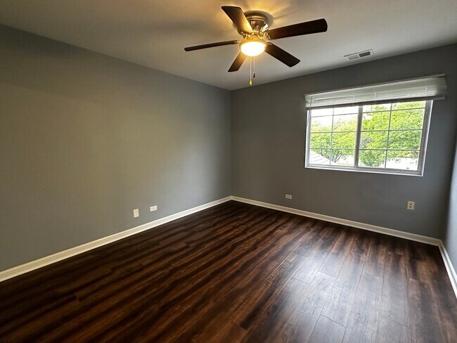 Building Photo - 1572 Normantown Rd