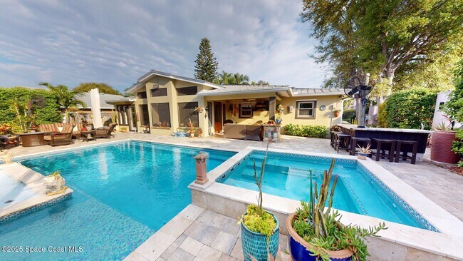 Building Photo - 275 Bonita Dr