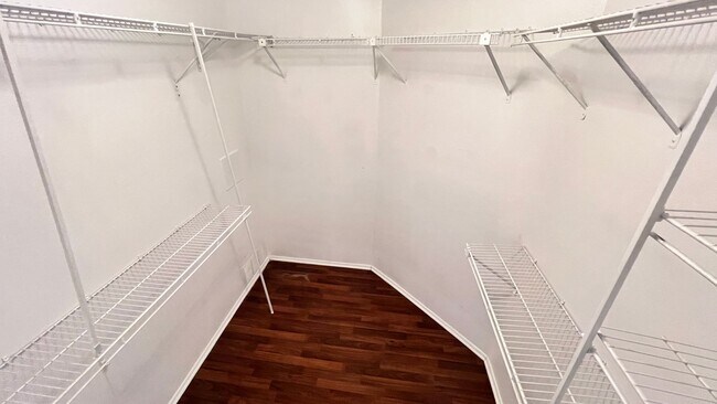 Building Photo - Beautiful 3/2 Home Located In Waterford La...