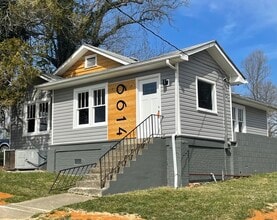 Building Photo - 3 Bedroom House For Lease