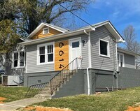 Building Photo - 3 Bedroom House For Lease
