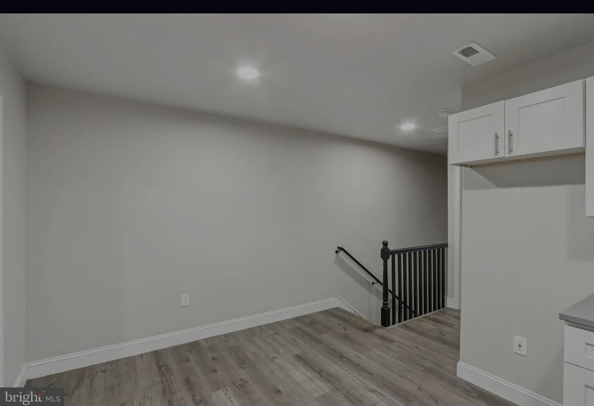 Building Photo - 5425 Ridgewood St