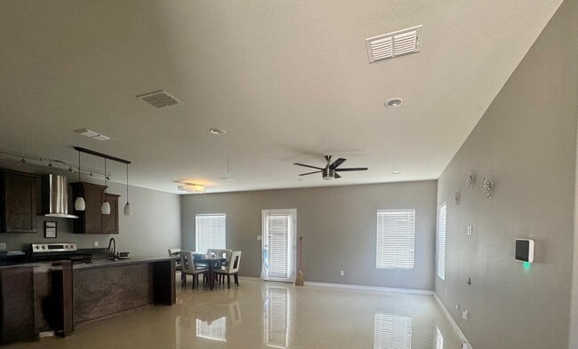 Building Photo - 3227 Imperial Dr