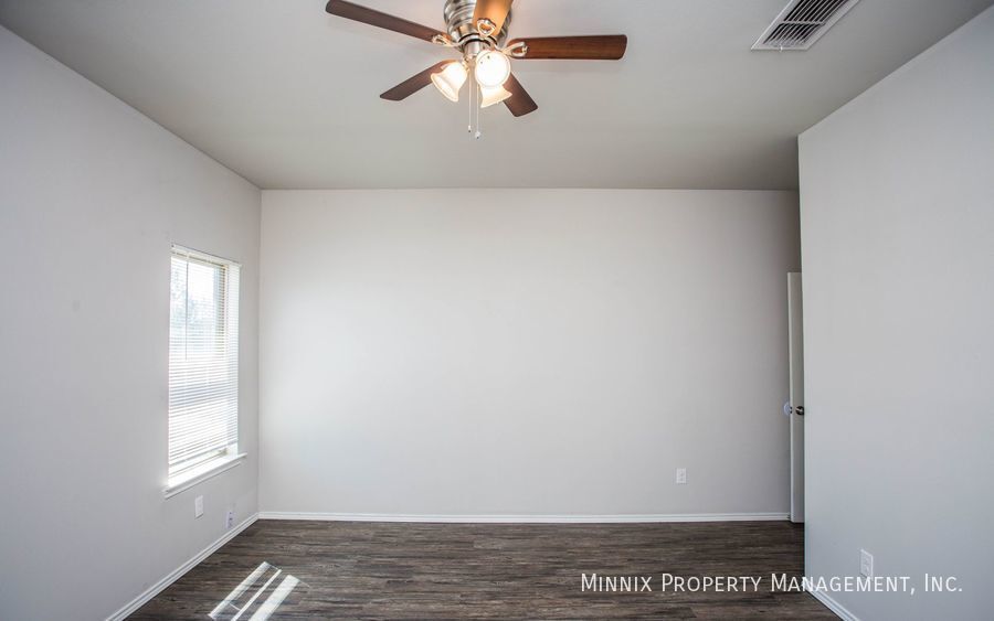 Building Photo - 1713 102nd St