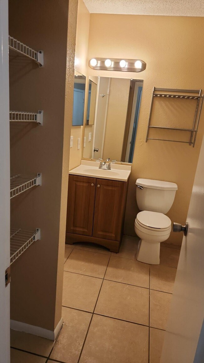 Building Photo - 8636 Mallard Reserve Dr