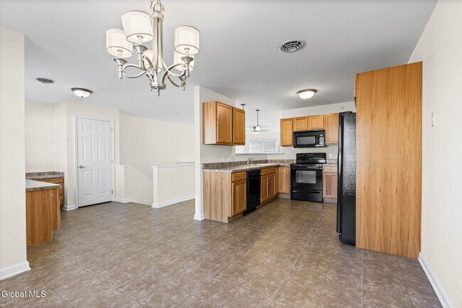 Building Photo - 2000 Curry Rd