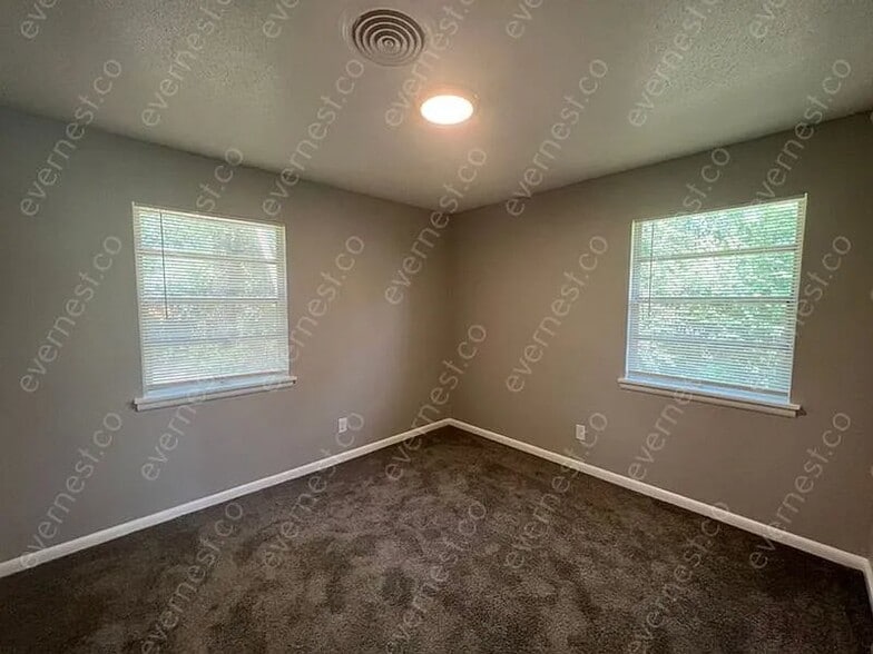 Building Photo - 7012 Yarberry Ln