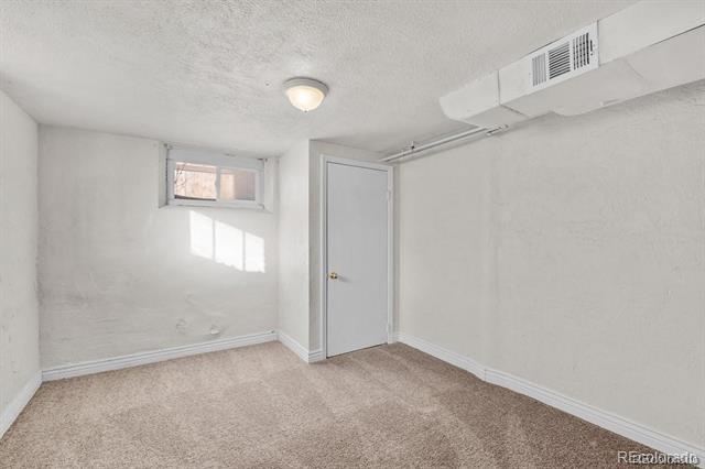 Building Photo - 3085 Clermont St