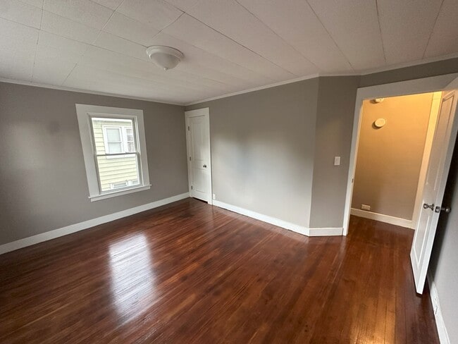 Building Photo - Fully Remodeled 3 Bedroom Single Family Home
