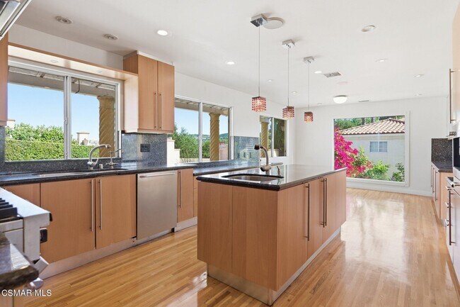 Building Photo - 4613 Reforma Rd