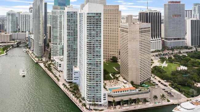 Building Photo - 335 S Biscayne Blvd