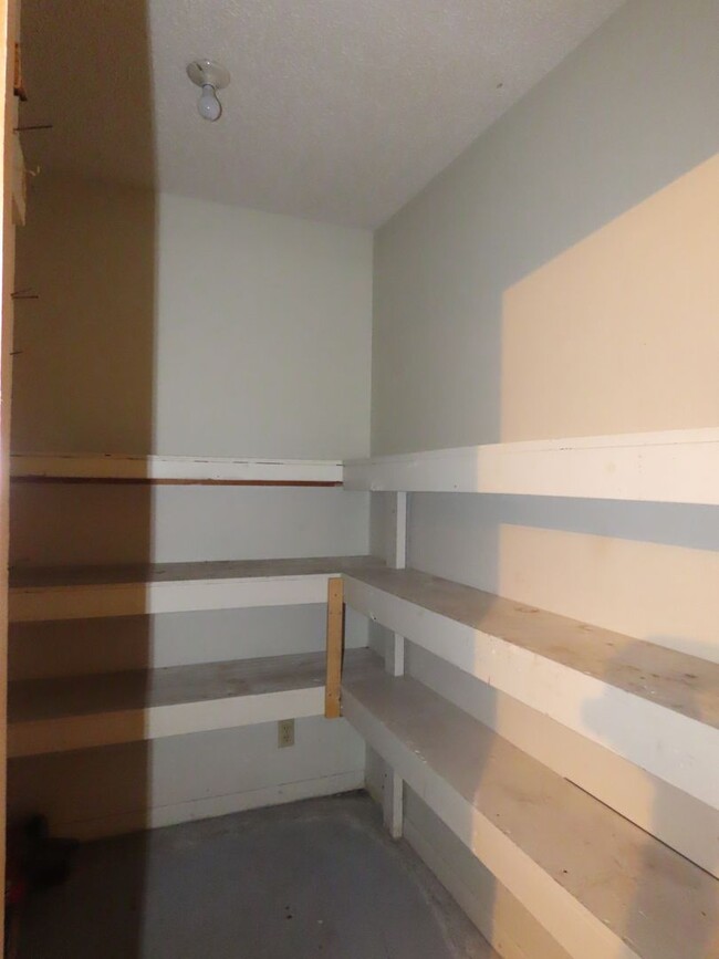 Building Photo - South Tyler! Spacious 3 Bedroom, 2 Bath