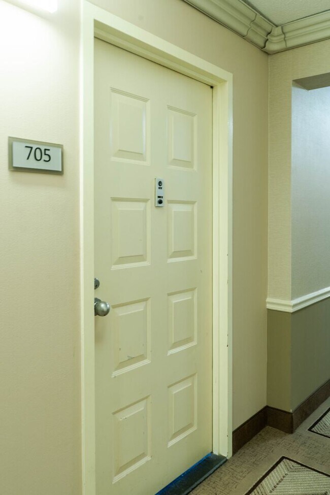 Building Photo - 8370 Greensboro Dr