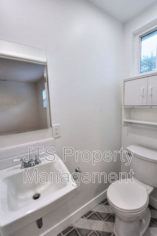 Building Photo - 5221 Tucson Cir