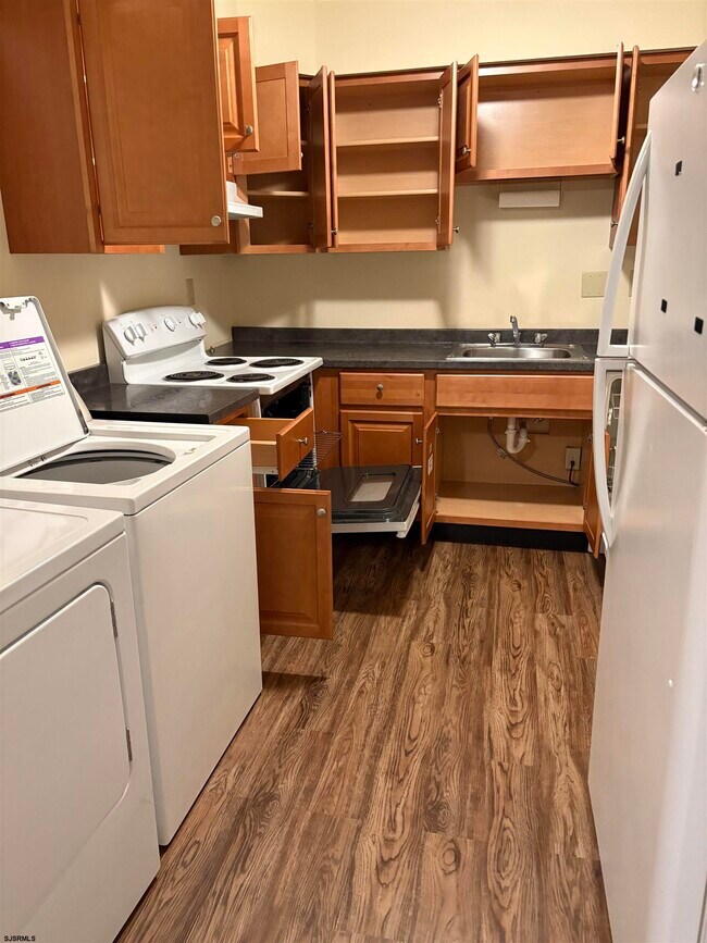 Building Photo - 5303 Harding Hwy