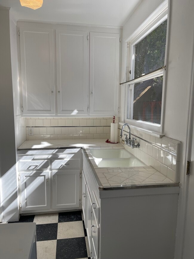 Kitchen - 1827 18th St