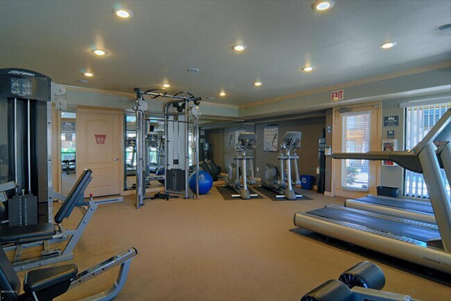 Building Photo - Charming 2 bed 2 bath gated Condo near Bell Road and 35th Ave++Pool++Fitness