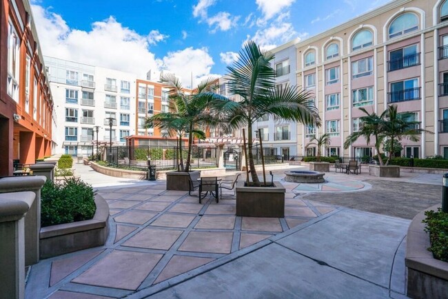 Building Photo - View Gaslamp 1 bedroom Condo with Parking,...