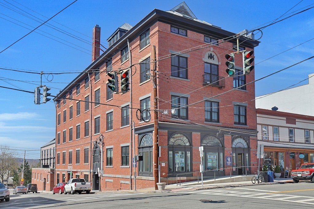 Building Photo - 40 Chestnut St
