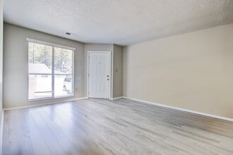 Building Photo - Lamplighter Apartments