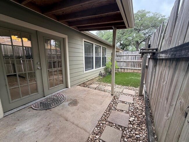Building Photo - 7825 Beauregard Cir