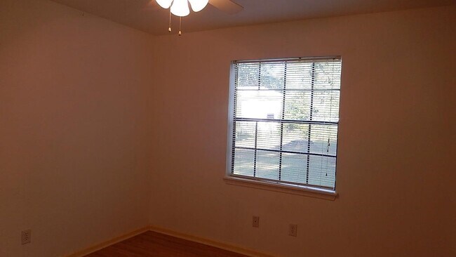 Building Photo - 4321 Snoopy Ln