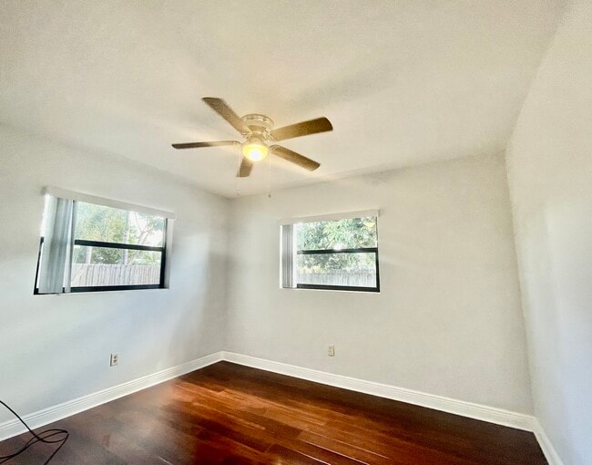 Building Photo - 1730 Long St