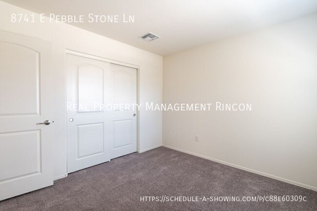 Building Photo - 8741 E Pebble Stone Ln