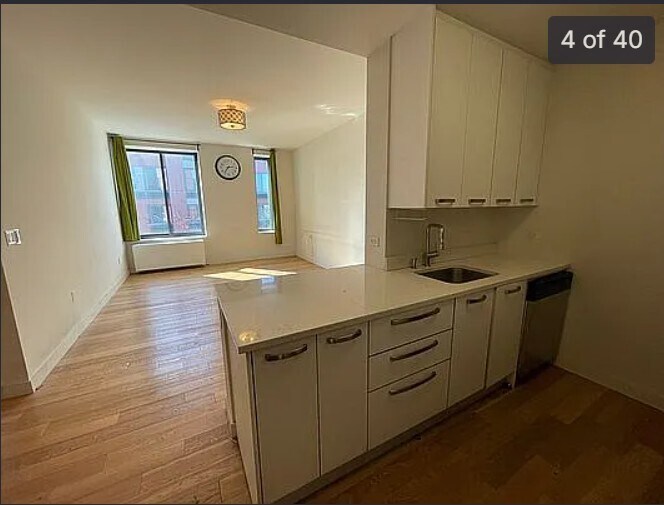 Building Photo - 8 Vanderbilt Ave